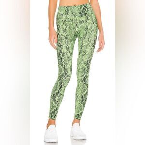 Alo Yoga High Waist Snakeskin Vapor Legging in Neon Lime- Size Small